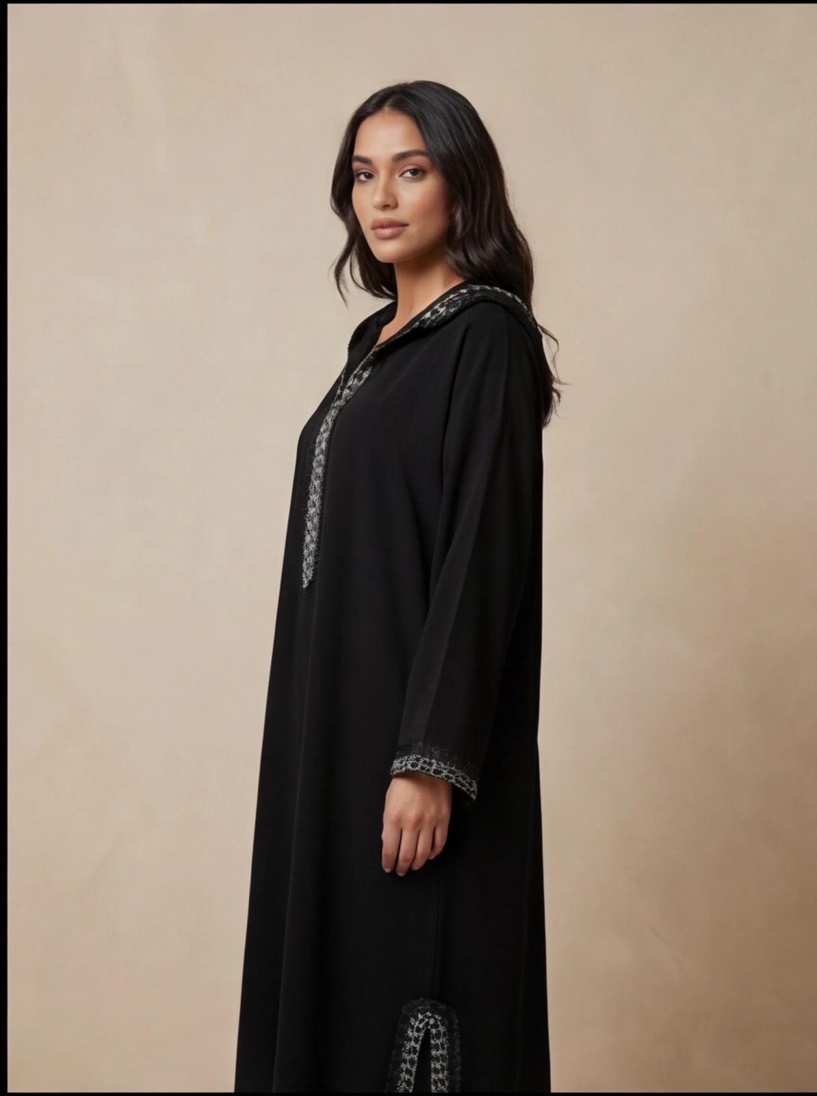 3532b138-5a01-472c-b237-ed1ce62d8dcd-3 jellaba noire classique broderie Élégante – coupe moderne